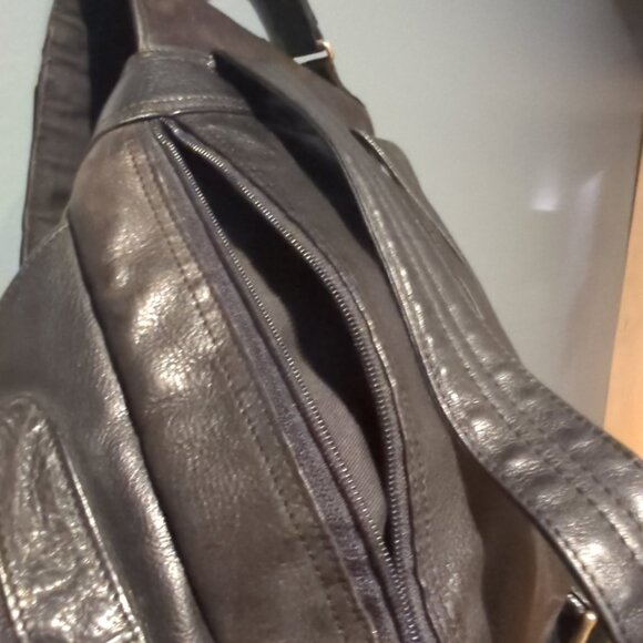 Boulder Ridge Leather Backpack - Picture 4 of 16